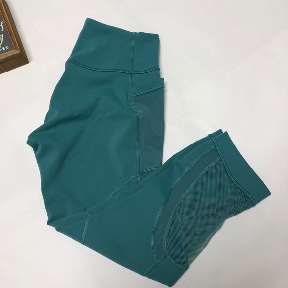 Lululemon - Picture 7 of 9